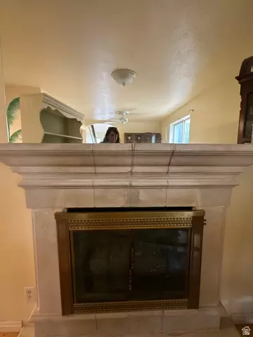 Living - 2240 Evergreen View Ct S, Millcreek, UT 84109 photo 2 of 5