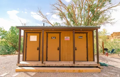 Bath - 7650 E Sr 24 Giles Rd, Caineville, UT 84775 photo 7 of 14