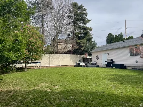 Exterior - 729 Crestview Dr, Tooele, UT 84074 photo 3 of 3