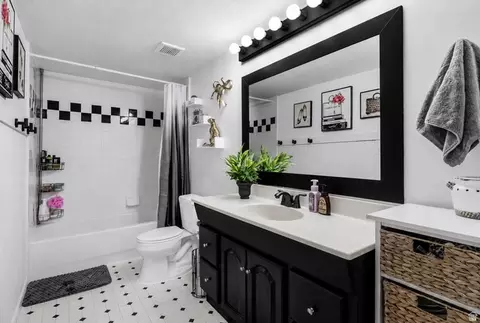 Bath - 729 Crestview Dr, Tooele, UT 84074 photo 3 of 3