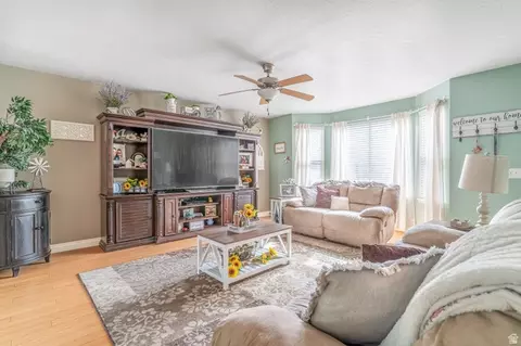 Living - 729 Crestview Dr, Tooele, UT 84074 photo 1 of 1
