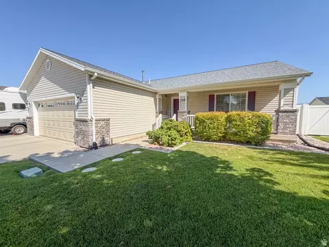 Exterior - 4040 W 5075 S, Roy, UT 84067 photo 2 of 9