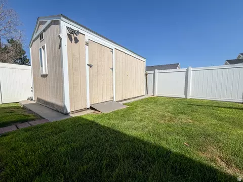 Exterior - 4040 W 5075 S, Roy, UT 84067 photo 5 of 9