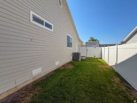 Exterior - 4040 W 5075 S, Roy, UT 84067 photo 6 of 9