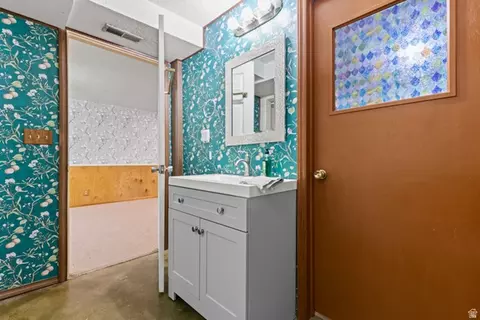 Bath - 5822 S 2575 W, Roy, UT 84067 photo 2 of 2