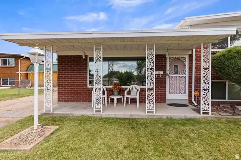 Exterior - 5822 S 2575 W, Roy, UT 84067 photo 3 of 10