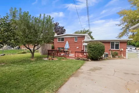 Exterior - 5822 S 2575 W, Roy, UT 84067 photo 6 of 10