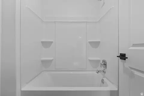 Bath - 7258 Bald Eagle Way N, Eagle Mountain, UT 84005 photo 4 of 5