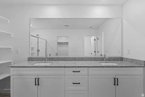 Bath - 7258 Bald Eagle Way N, Eagle Mountain, UT 84005 photo 2 of 5