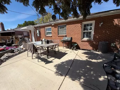 Exterior - 7915 S Coolidge St, Midvale, UT 84047 photo 4 of 10