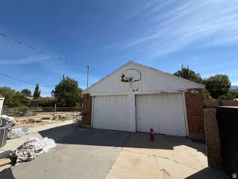 Exterior - 7915 S Coolidge St, Midvale, UT 84047 photo 6 of 10