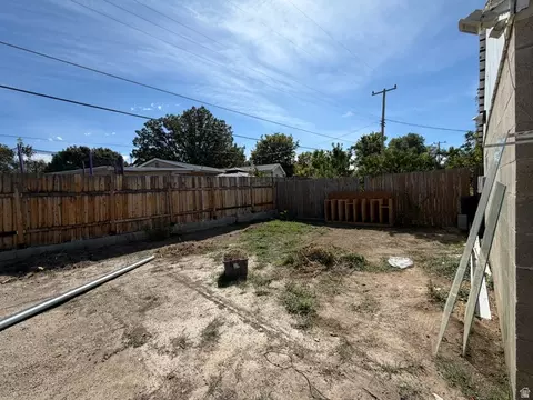 Exterior - 7915 S Coolidge St, Midvale, UT 84047 photo 9 of 10