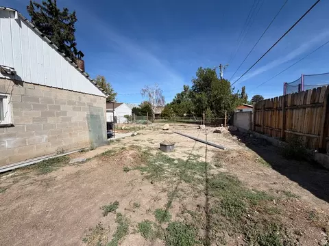 Exterior - 7915 S Coolidge St, Midvale, UT 84047 photo 8 of 10