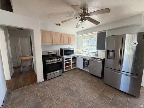 Kitchen - 7915 S Coolidge St, Midvale, UT 84047 photo 2 of 3