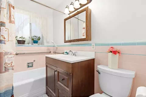 Bath - 664 W Wasatch St, Midvale, UT 84047 photo 1 of 2