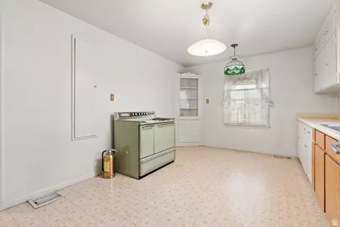 Kitchen - 658 W Wasatch St S, Midvale, UT 84047 photo 2 of 2