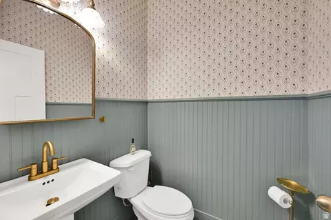 Bath - 897 S 100 E, Salem, UT 84653 photo 1 of 4