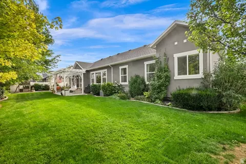 Exterior - 897 S 100 E, Salem, UT 84653 photo 6 of 10