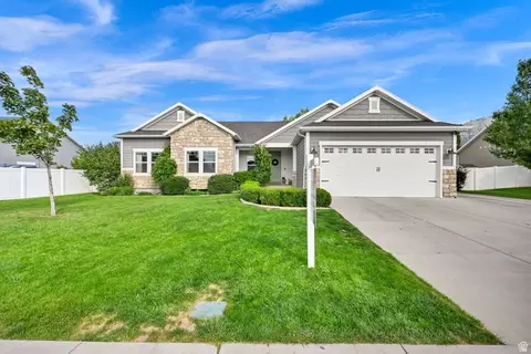 Exterior - 897 S 100 E, Salem, UT 84653 photo 2 of 10