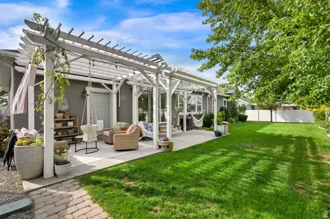 Exterior - 897 S 100 E, Salem, UT 84653 photo 7 of 10
