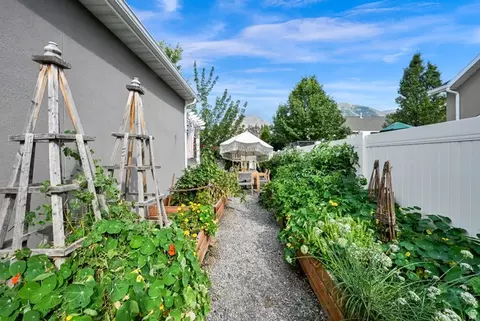 Exterior - 897 S 100 E, Salem, UT 84653 photo 4 of 10