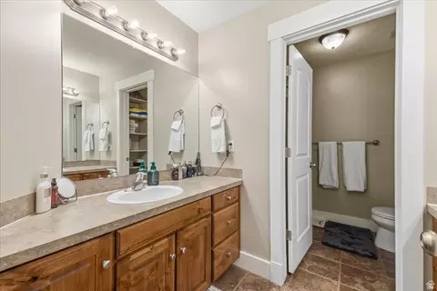 Bath - 554 W 2400 S, Syracuse, UT 84075 photo 6 of 12