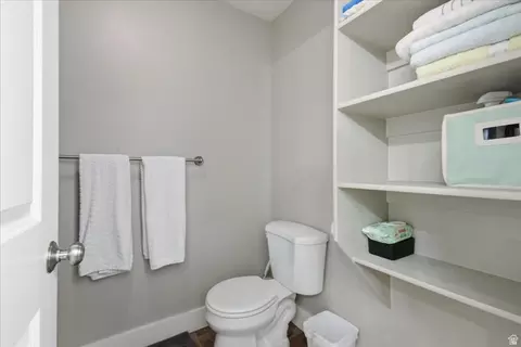 Bath - 554 W 2400 S, Syracuse, UT 84075 photo 7 of 12