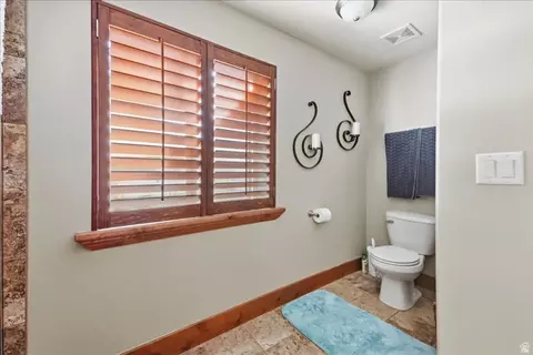 Bath - 554 W 2400 S, Syracuse, UT 84075 photo 11 of 12