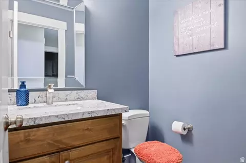 Bath - 554 W 2400 S, Syracuse, UT 84075 photo 5 of 12