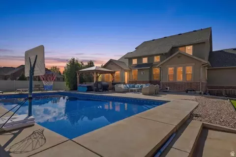Exterior - 554 W 2400 S, Syracuse, UT 84075 photo 8 of 16