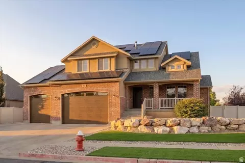 Exterior - 554 W 2400 S, Syracuse, UT 84075 photo 13 of 16