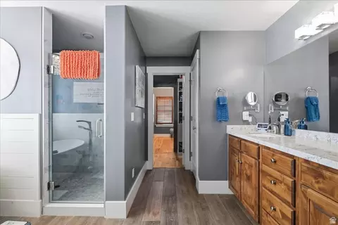 Bath - 554 W 2400 S, Syracuse, UT 84075 photo 4 of 12