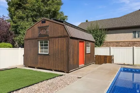 Exterior - 554 W 2400 S, Syracuse, UT 84075 photo 10 of 16