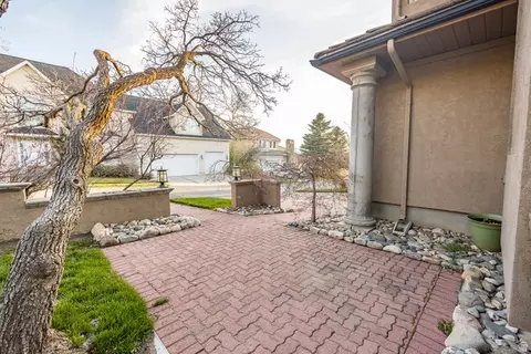 Exterior - 2249 E Gambel Oak Dr S, Sandy, UT 84092 photo 8 of 11