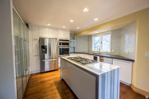 Kitchen - 2249 E Gambel Oak Dr S, Sandy, UT 84092 photo 1 of 1