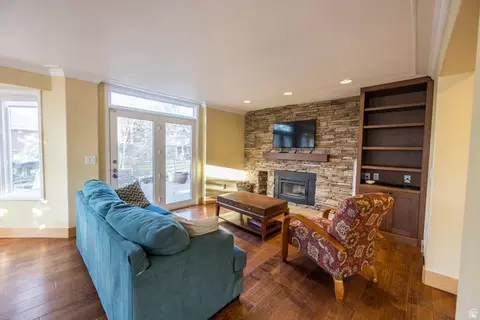 Living - 2249 E Gambel Oak Dr S, Sandy, UT 84092 photo 3 of 5