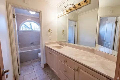 Bath - 2249 E Gambel Oak Dr S, Sandy, UT 84092 photo 3 of 5