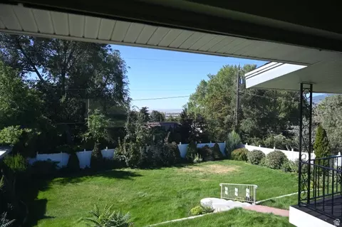 Exterior - 2928 S Davis Blvd, Bountiful, UT 84010 photo 3 of 5