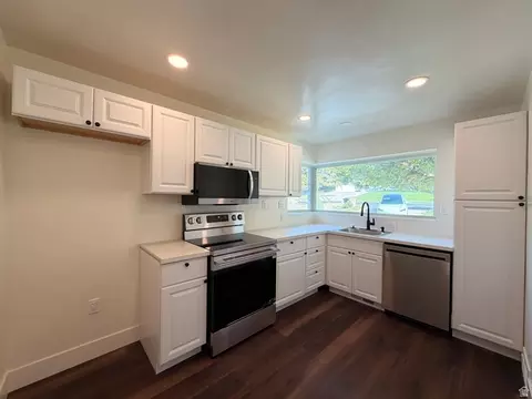 Kitchen - 2928 S Davis Blvd, Bountiful, UT 84010 photo 1 of 1