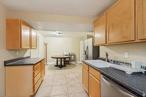 Kitchen - 808 E Savannah Dr, Sandy, UT 84094 photo 8 of 8