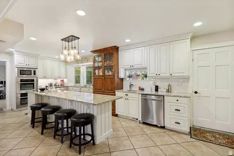 Kitchen - 808 E Savannah Dr, Sandy, UT 84094 photo 2 of 8
