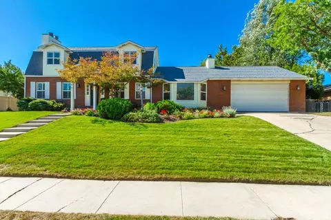 Exterior - 808 E Savannah Dr, Sandy, UT 84094 photo 10 of 11