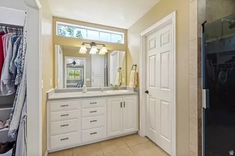 Bath - 808 E Savannah Dr, Sandy, UT 84094 photo 4 of 4