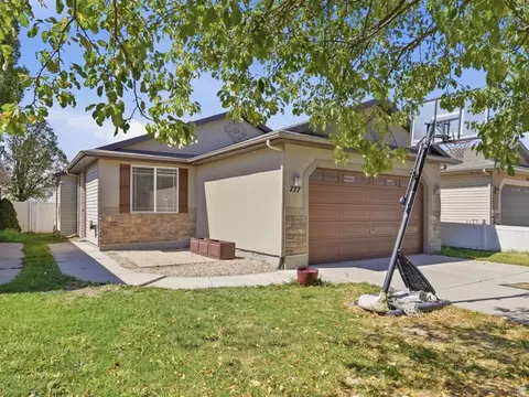 777 N Skipton Dr, North Salt Lake, UT 84054