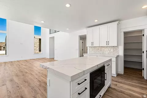Kitchen - 449 E Greenwood Ave, Midvale, UT 84047 photo 4 of 5