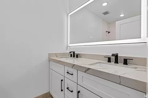 Bath - 449 E Greenwood Ave, Midvale, UT 84047 photo 3 of 6