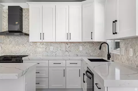Kitchen - 449 E Greenwood Ave, Midvale, UT 84047 photo 3 of 5