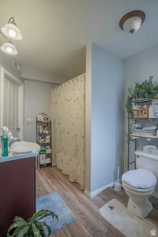 Bath - 12 E 2150 N, Layton, UT 84041 photo 8 of 8