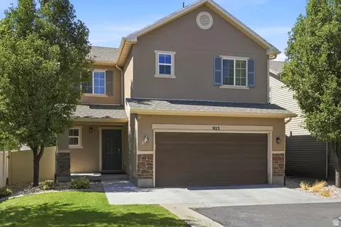 923 W Stonehaven Dr, North Salt Lake, UT 84054