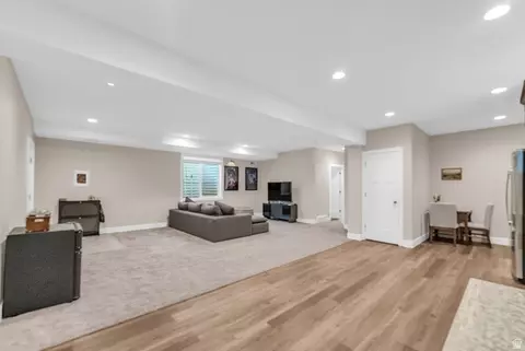 Living - 410 E Pages Ln, Centerville, UT 84014 photo 2 of 3